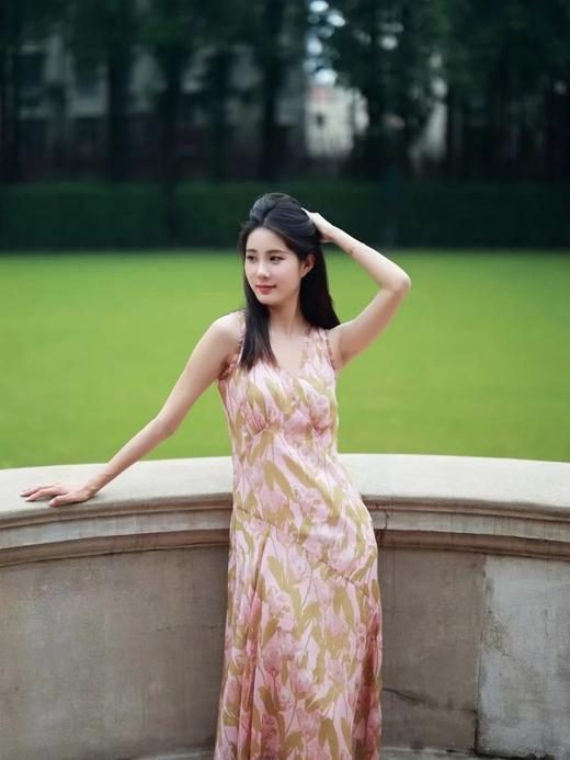 【高品质私服】【ZZ郁金香印花连衣裙】轻薄散气，爽滑细腻，贴合身体曲线的同时，又有着自然的垂坠感G1457-CC【无标出货 介意慎拍】 商品图0