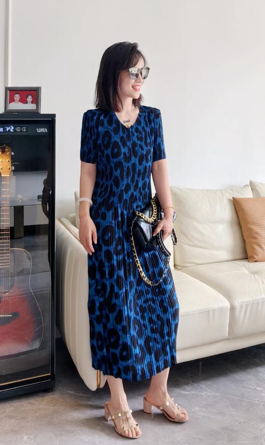 三宅桑蚕丝南韩丝亚麻丝超薄凉爽小猎豹连衣裙 商品图3