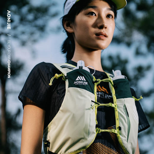 奥尼捷越野包嫩绿色轻量跑步登山徒步背包水袋背包10L (搭配杖包免费送，颜色随机) 商品图3