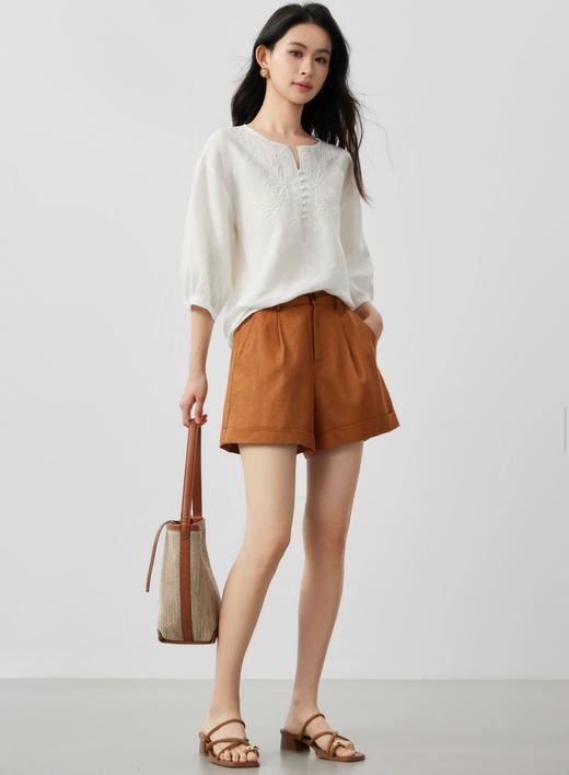 简约亚麻V领宽松精致刺绣花朵透气清爽苎麻衫 商品图3