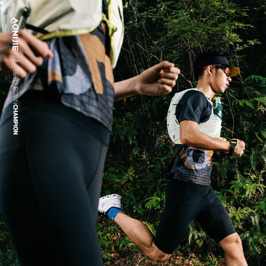 奥尼捷越野包嫩绿色轻量跑步登山徒步背包水袋背包10L (搭配杖包免费送，颜色随机) 商品图6