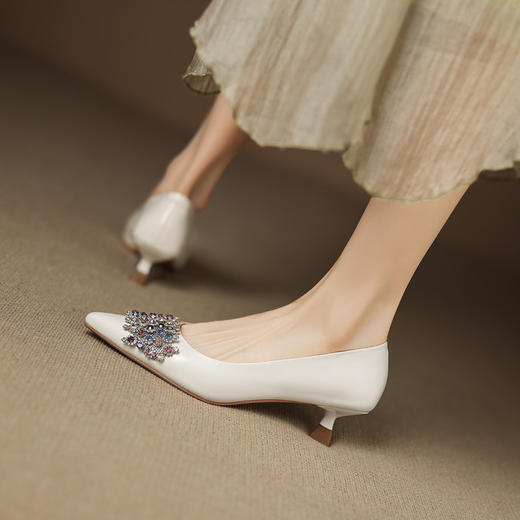 【预售5天】法式轻奢水钻高跟鞋细跟尖头真皮百搭气质通勤单鞋女ZYY&A1262 商品图3