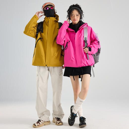 【因双11爆仓，预售3-7天内发】【反季清仓，限时钜惠】【防水防污，聚暖防寒】秋冬季男女款户外可拆卸三合一防风衣石墨烯抓绒内胆徒步登山服防风防水外套 商品图3