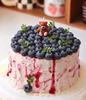 蓝莓生日蛋糕