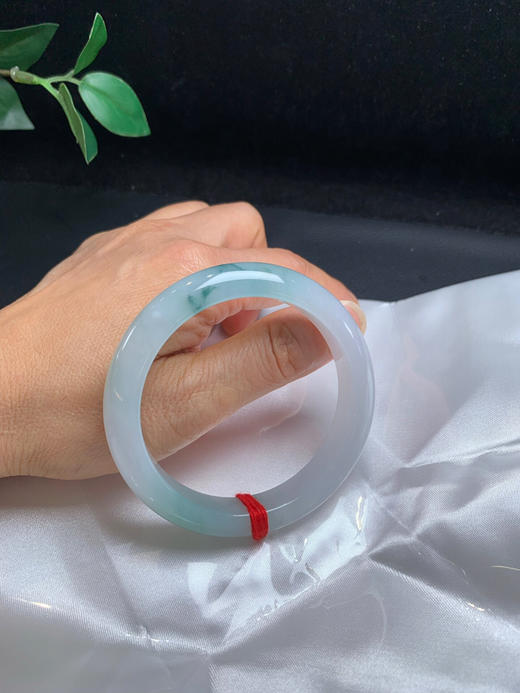 620394，57.3飘花手镯，糯冰底，整体干净清新，润润的 商品图5