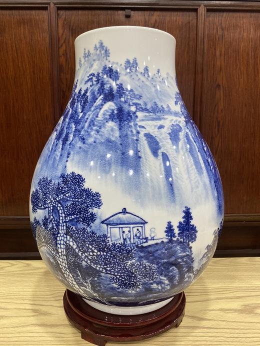 青花《山高水长》福筒瓶 商品图0