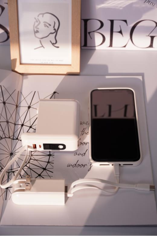 🔥有3C标志❕❗ 可以上飞机🔥原价169 现开团一万毫安💰79！！化繁为简 揣它出门可以横着走💥【Auraro分离式三合一移动电源🔋】 商品图2