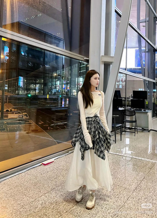 72-3 排他性独家圆正 miu炒鸡长袖 一字船领 百搭面膜T恤 四季打底T恤 商品图6