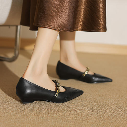 【预售5天】韩系尖头浅口链条单鞋女粗跟春秋新款一字带平底玛丽珍鞋真皮ZF&25158 商品图3