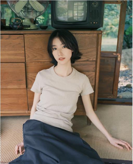 实用主义，真正的极简风简约不简单，客供面料定制款干干净净的【极简纯色正肩百搭T恤YYTMA63】慵懒松弛感轻松拿捏 商品图1