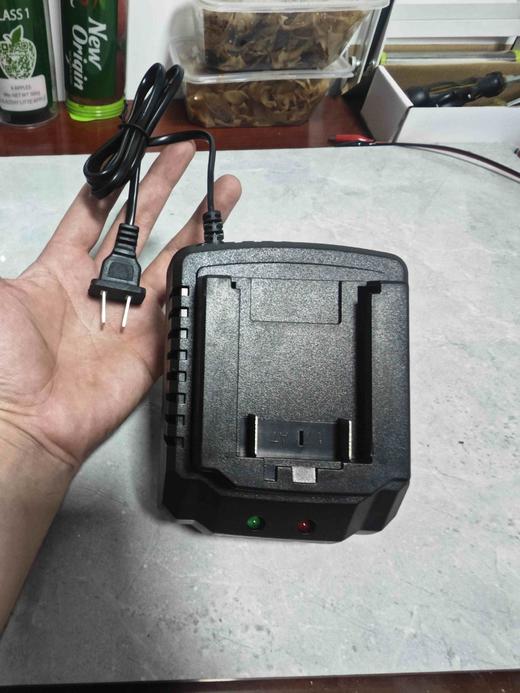 【货号08041】适配大艺款A6/A7电池充电器大电流2.0A快充21V锂电扳手充电器 商品图0