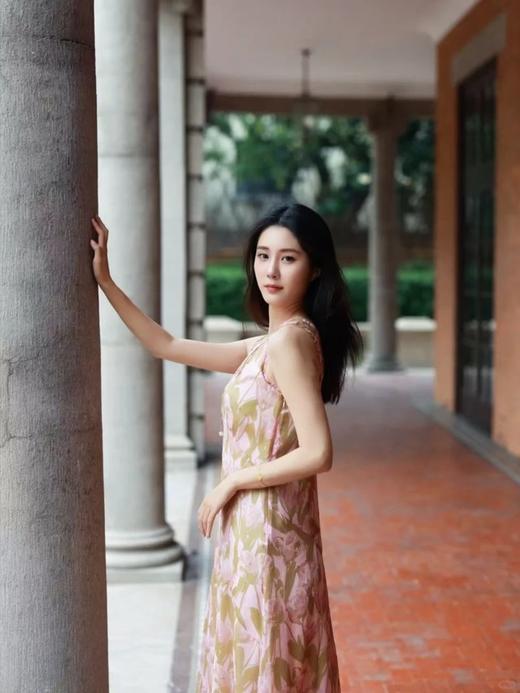 【高品质私服】【ZZ郁金香印花连衣裙】轻薄散气，爽滑细腻，贴合身体曲线的同时，又有着自然的垂坠感G1457-CC【无标出货 介意慎拍】 商品图5