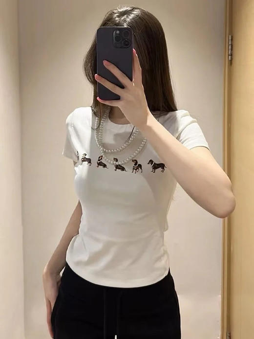 【高品质私服】【MG狗狗印花弹力短袖T恤】弹性十足却不紧绷，设计简约大方，辣妹出街必备款G1453-CC【无标出货 介意慎拍】 商品图5