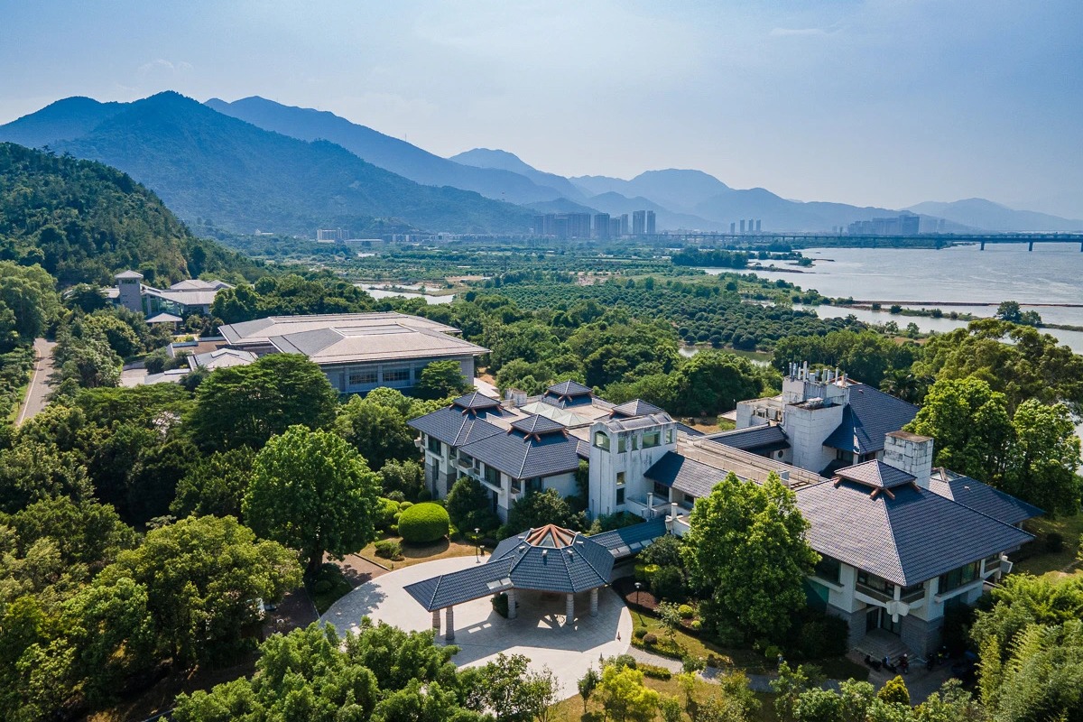 福建鲤鱼洲酒店 × 2天1晚 · 豪华房/高级园景房套餐