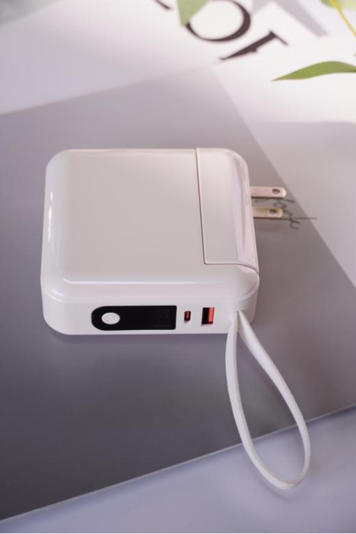 🔥有3C标志❕❗ 可以上飞机🔥原价169 现开团一万毫安💰79！！化繁为简 揣它出门可以横着走💥【Auraro分离式三合一移动电源🔋】 商品图0