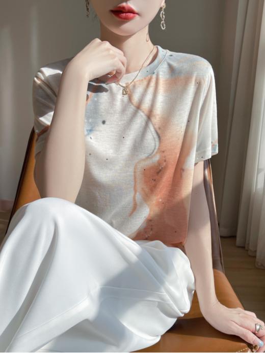 三伏天穿出诗意的天丝短袖【MOMOTIABIN撞色水墨短袖YYTMA79】 给姐姐的“第二层肌肤”灰调烟雨青/雾紫渐变，如生宣晕开的写意山水 商品图3