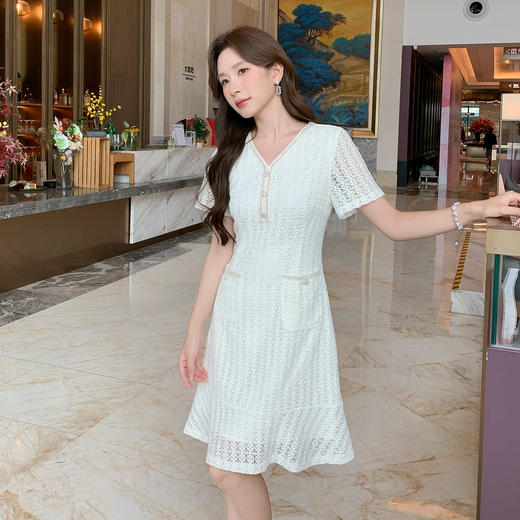 奢姿大码女装2026夏季时尚V领短袖连衣裙胖妹妹气质减龄蕾丝裙子9952869783【1】 商品图1