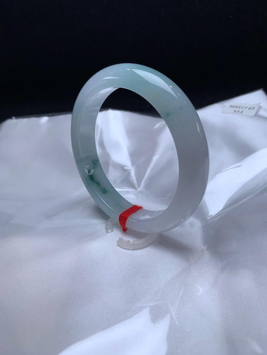 620394，57.3飘花手镯，糯冰底，整体干净清新，润润的 商品图4