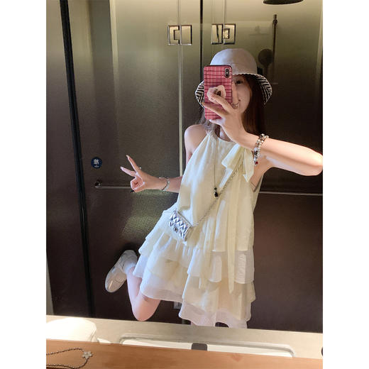 <曾小咸推荐>法式高级感气质挂脖荷叶边连衣裙 商品图0