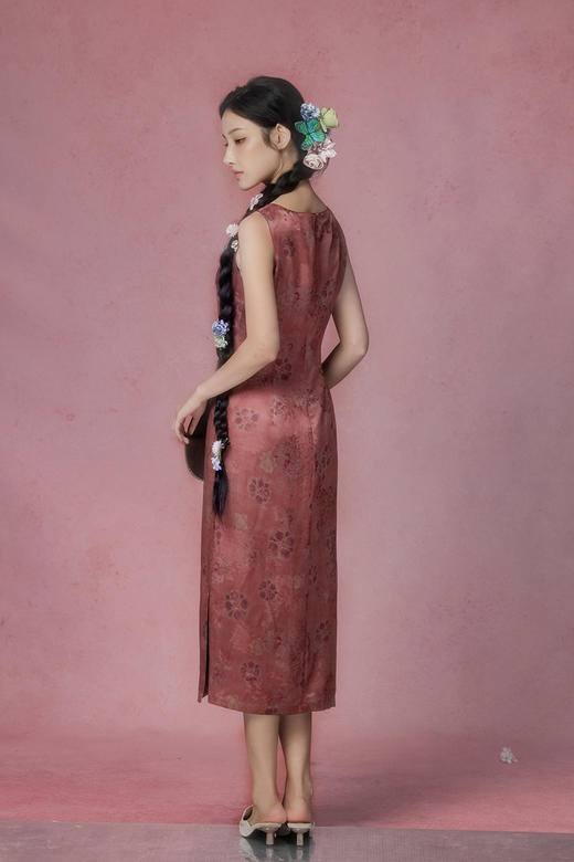 逸红颜明月优选#23姆米冰凉透孔罗提花红云纱连衣裙「情丝乐颜」橘霞佛赤衬得肌肤如玉~ 商品图9