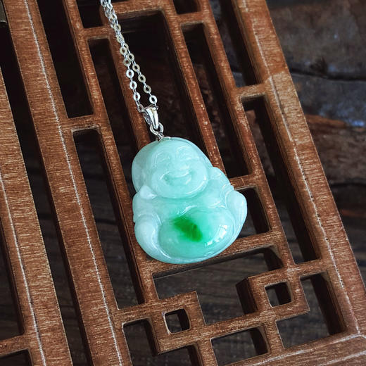 【天然正品】AU750白金镶天然细腻糯种白底飘阳绿佛公翡翠吊坠项链090425AH39 现售价：520(特价) 商品图7