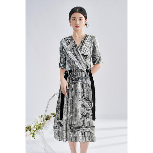 桑蚕丝连衣裙 优雅条纹显瘦短袖A字裙女夏季高级感气质大牌 商品图3