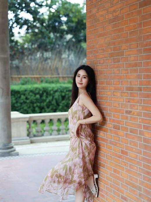 【高品质私服】【ZZ郁金香印花连衣裙】轻薄散气，爽滑细腻，贴合身体曲线的同时，又有着自然的垂坠感G1457-CC【无标出货 介意慎拍】 商品图3