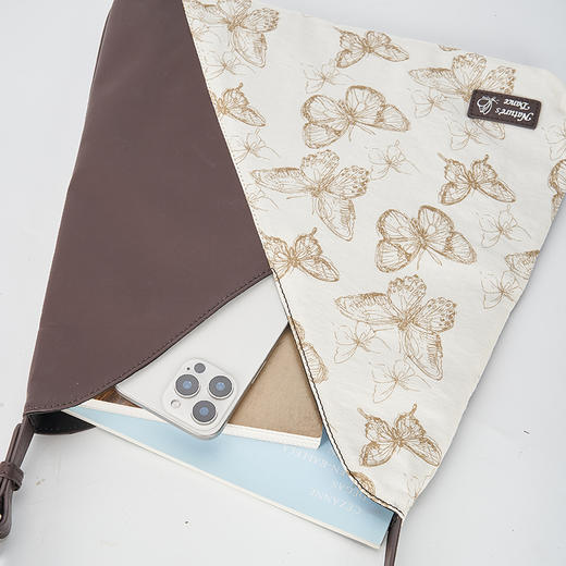 大英博物馆 博物志系列 蝴蝶拼接单肩斜挎包 商品图3