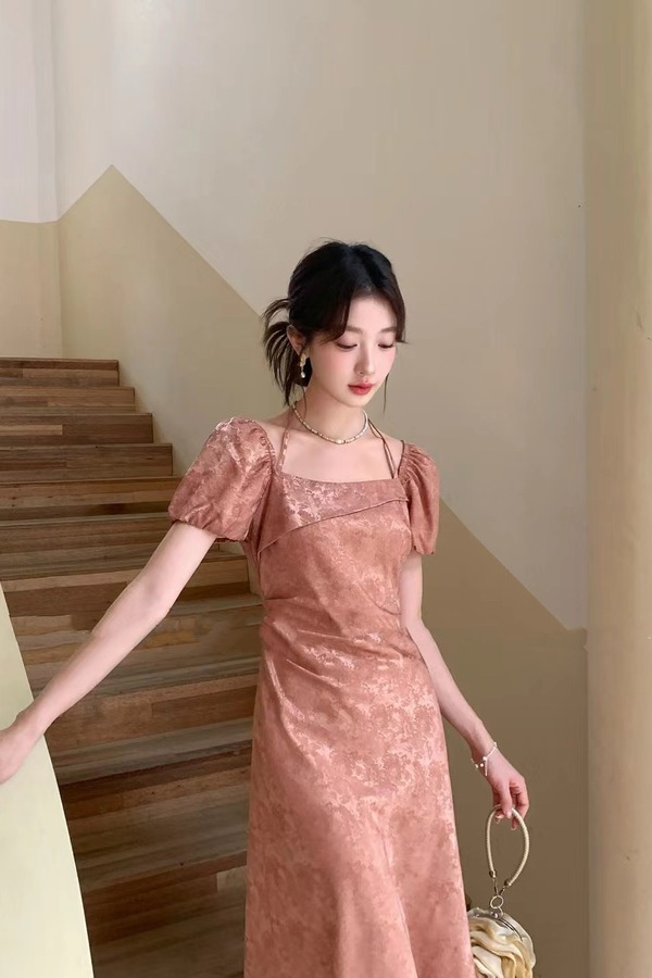 Stay2Weeks 法式纯欲提花修身连衣裙 20850