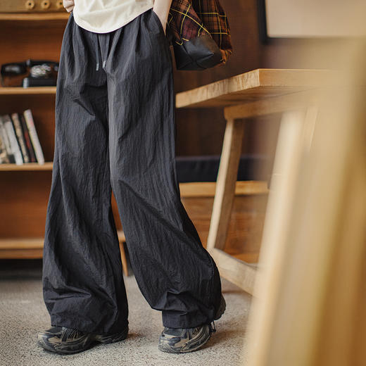 马登2025夏新黑色松弛感休闲裤宽松工装裤阔腿显瘦抽绳束脚长裤女 商品图4