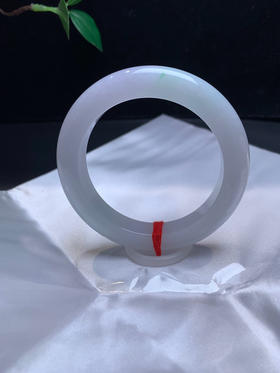 620393，57.3飘绿手镯，清新干净的底妆，一抹绿，淡淡的紫底