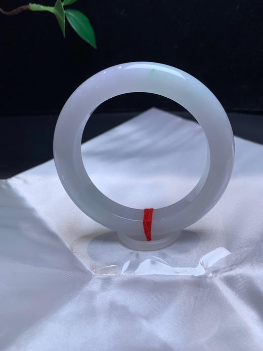 620393，57.3飘绿手镯，清新干净的底妆，一抹绿，淡淡的紫底 商品图0