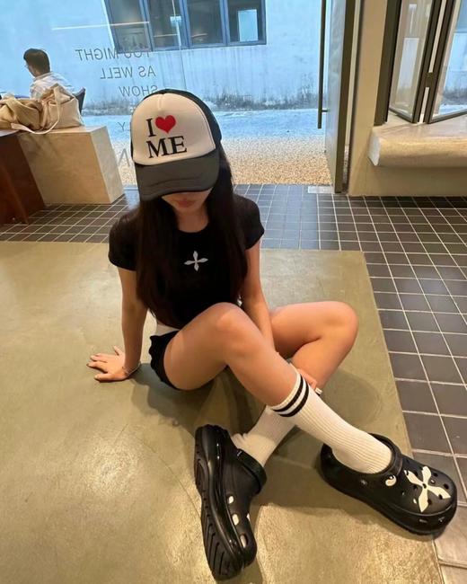 SMFK x Crocs 联名系列光轮十字花厚底增高洞洞鞋女款（HY） 商品图6