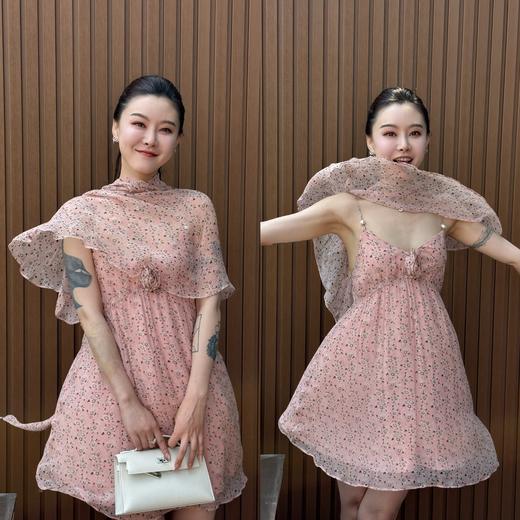 DUO智仙粉标少女雏菊淡粉色真丝混纺印花吊带连衣裙和夏日小披肩 商品图0