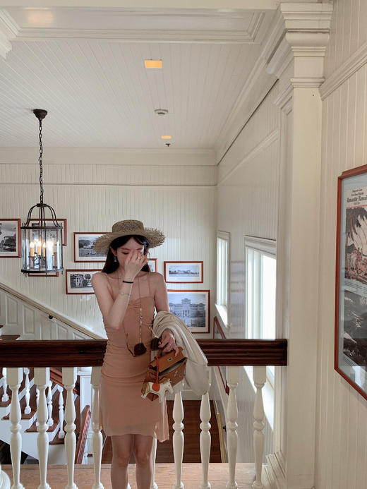 金蘑菇菇 肉肉/ 浪漫松弛娇俏感 纯欲风法式修身打底吊带连衣裙 商品图2