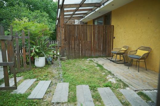 【彭州·422号院】 5房温泉私汤/泳池小院，可单房预定，中坝森林旁，夏季避暑耍水，K歌、地暖、儿童游玩滑滑梯、柴火灶、私房菜（春节可放烟花）YY 商品图8