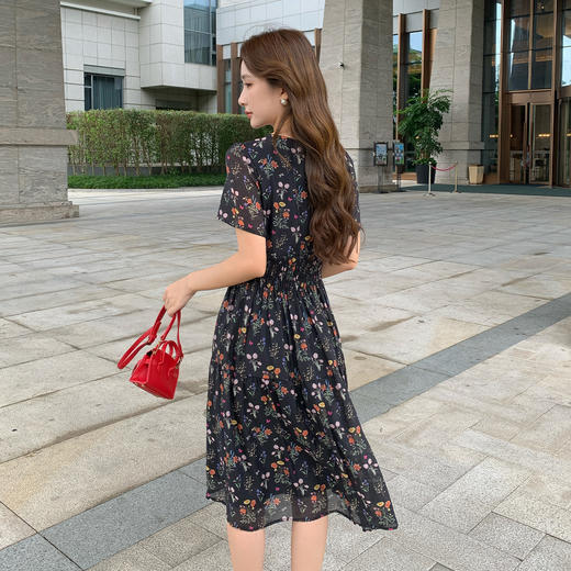 奢姿大码女装2025夏季时尚碎花收腰连衣裙胖妹妹气质减龄印花裙子9952802531 商品图3