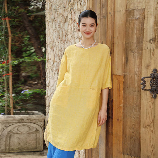 绽放旅行女386朵/【多巴胺系列】色织亚麻一字袋落肩中袖连衣裙女 商品图0