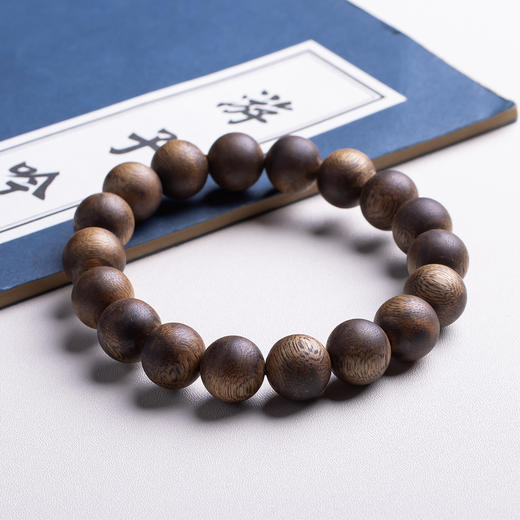 xy0424，12.5mm沉香素串单圈手串 商品图4