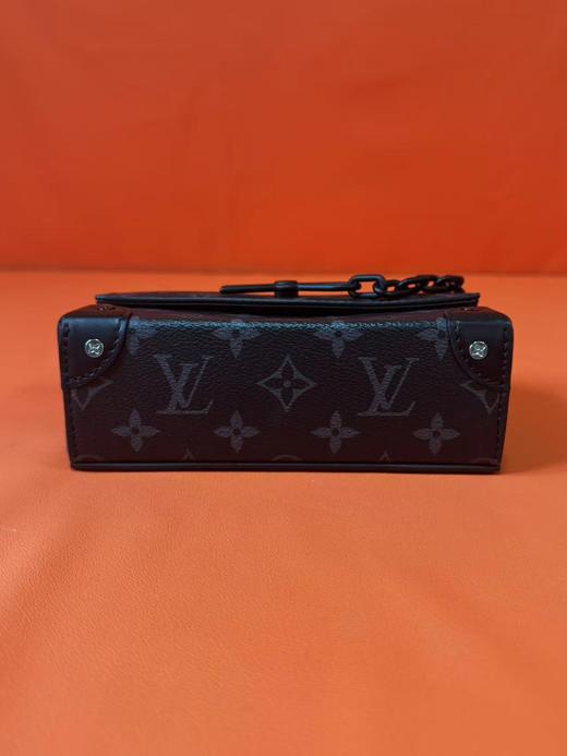 LOUIS VUITTON Steamer 经典老花印花锁扣元素可调节肩带 涂层帆布拼牛皮革饰边 盒子包单肩斜挎包 迷你 男款 黑色 商品图5