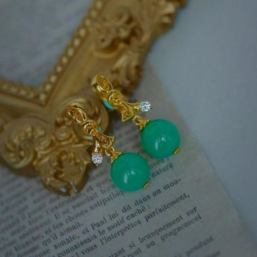 龢盒原创 高品质浓艳色澳玉圆珠蝴蝶结耳坠 商品图2