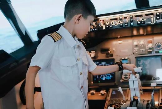 【夏令营】暑假十一天津3日营,极速云航:机长指导同款模拟机飞行\VIZONE赛车模拟驾驶\竞速卡丁车|6~12岁单飞 商品图0