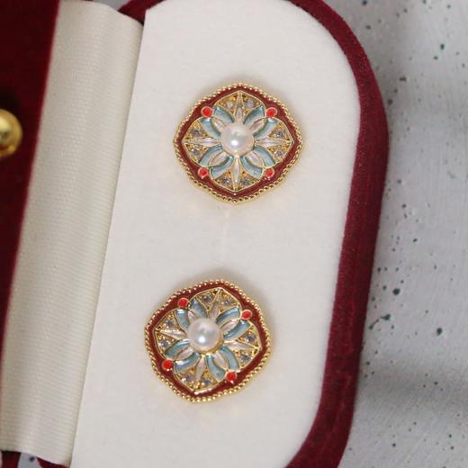 【甄珠贝】新中式复古 珐琅彩 akoya 4-5mm 无暇ji光耳钉 铜镀金配件 ，耳针925纯银 商品图0