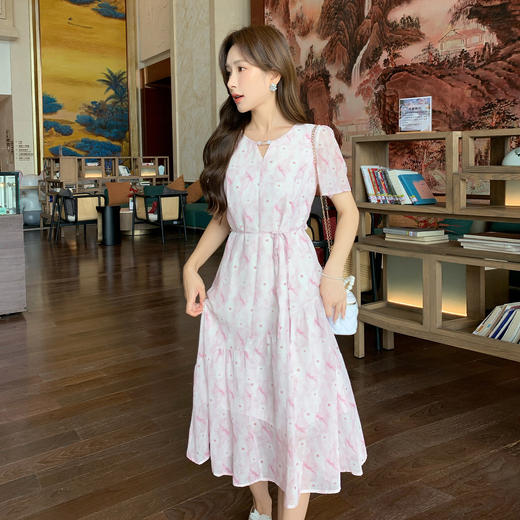 奢姿大码女装2026夏季时尚裙子胖妹妹减龄印花轻奢休闲V领连衣裙9952890596 商品图1
