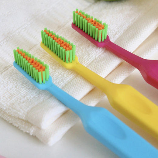 【超值12支装】URYAU 40°可弯折趣彩牙刷 软毛多巴胺设计 防滑手柄 12支*1盒 商品图7