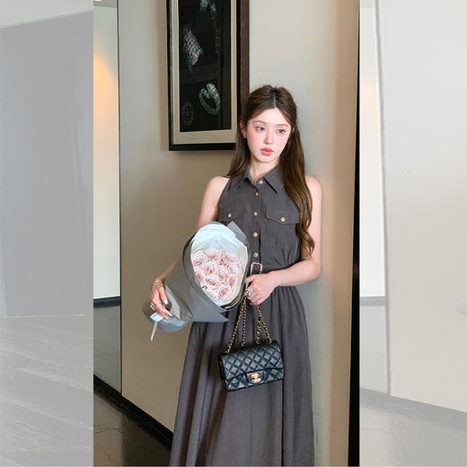 西遇无袖衬衫连衣裙女2025年夏季新款设计感露肩polo领纽扣裙子SS051049 商品图3