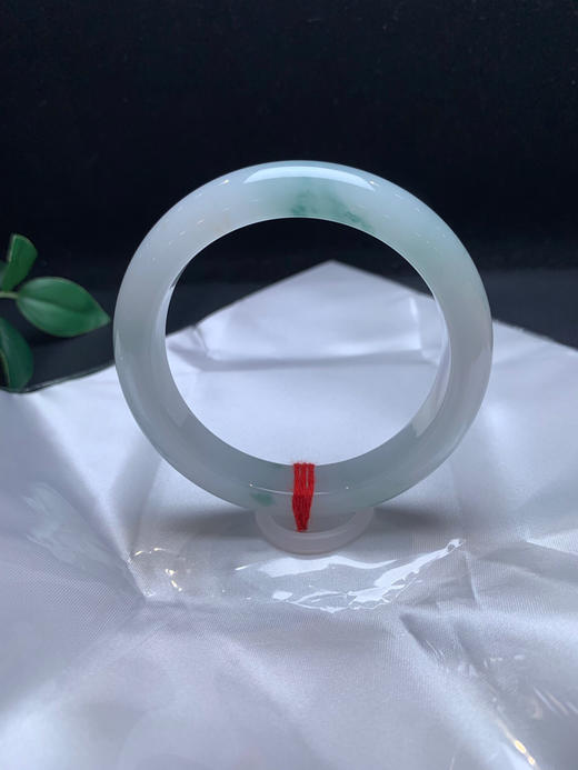 620396，58.7飘花手镯，清新白底，润润的，底妆干净清新 飘清新蓝花 商品图3