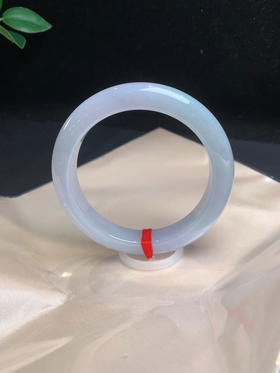 620397，60.5紫罗兰，整圈带紫罗兰底色，隐约略带些浅绿交织在一起，底妆细腻