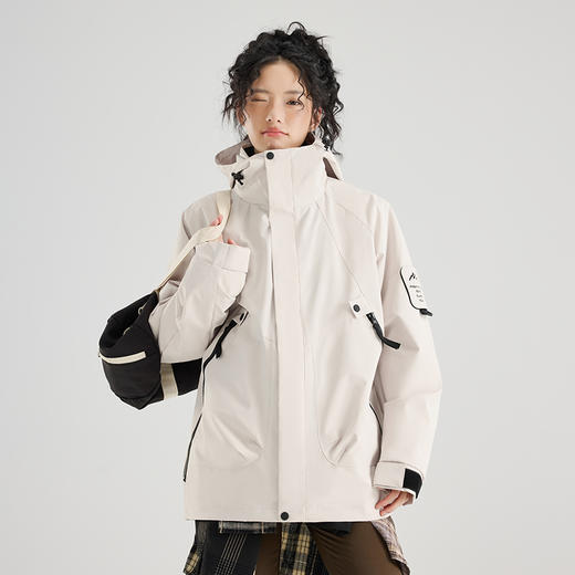 【因双11爆仓，预售3-7天内发】【反季清仓，限时钜惠】【防水防污，聚暖防寒】秋冬季男女款户外可拆卸三合一防风衣石墨烯抓绒内胆徒步登山服防风防水外套 商品图7