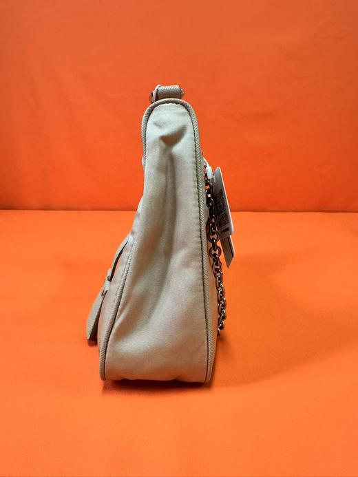 PRADA 普拉达 Re-Edition 2005 再生尼龙迷你手袋 女款 沙漠米色 商品图2